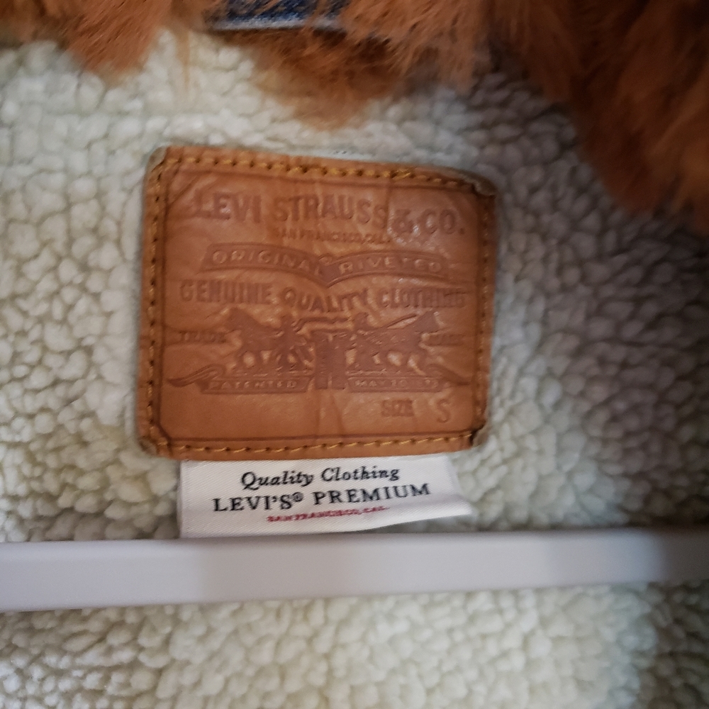 Levi's "Killing me softly" removable fur collar distressed sherpa jean jacket S - Picture 5 of 11